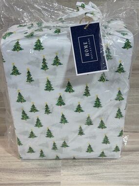 New Home Reflections Christmas Tree Print Bedding King size Set